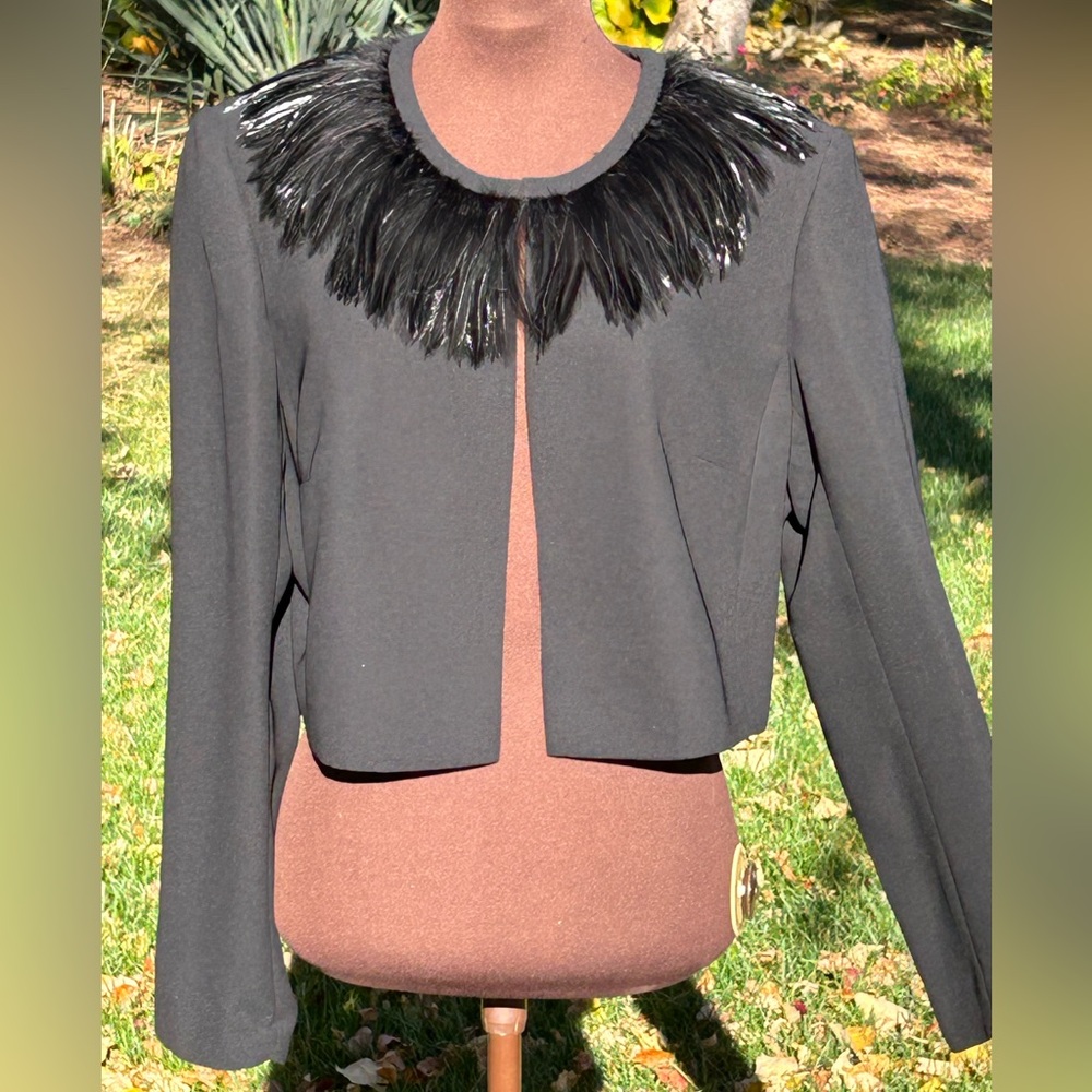 MAGGIE LONDON s12 blk crop jacket-LOOKS NEW-feather fringe-hook/eye close-lined